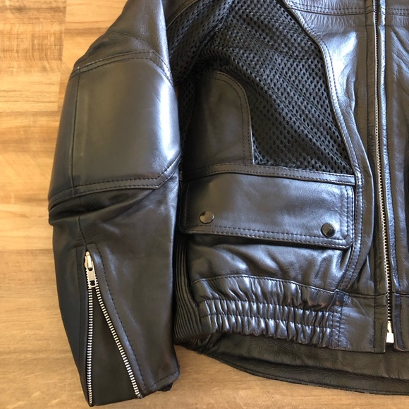 🎉Host Pick🎉 Men’s Black Leather with Mesh Vented Motorcycle Jacket Size 38 - Picture 2 of 13